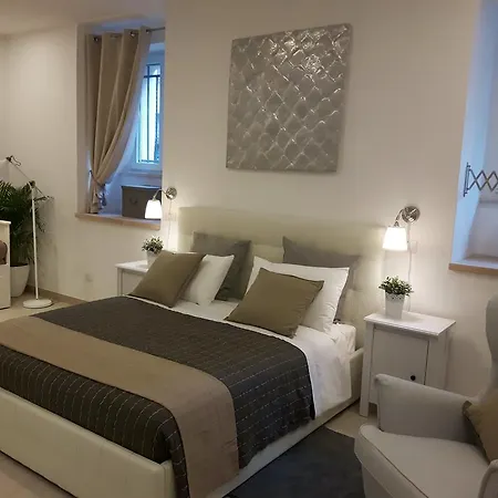 בית הארחה Momaroom *